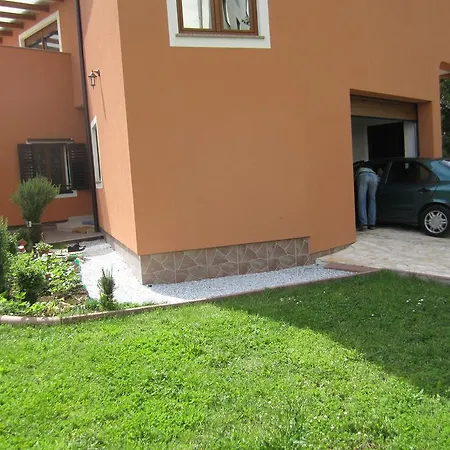 아파트 Helena 풀라